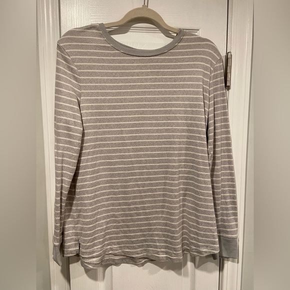 Stars Above Gray White Stripe Crew Neck Soft Plush Long Sleeve Shirt Size M - Picture 1 of 12